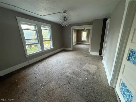 653 E 159th Street Cleveland OH 44110