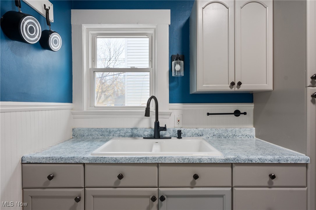 1286 Fry Avenue Lakewood OH 44107