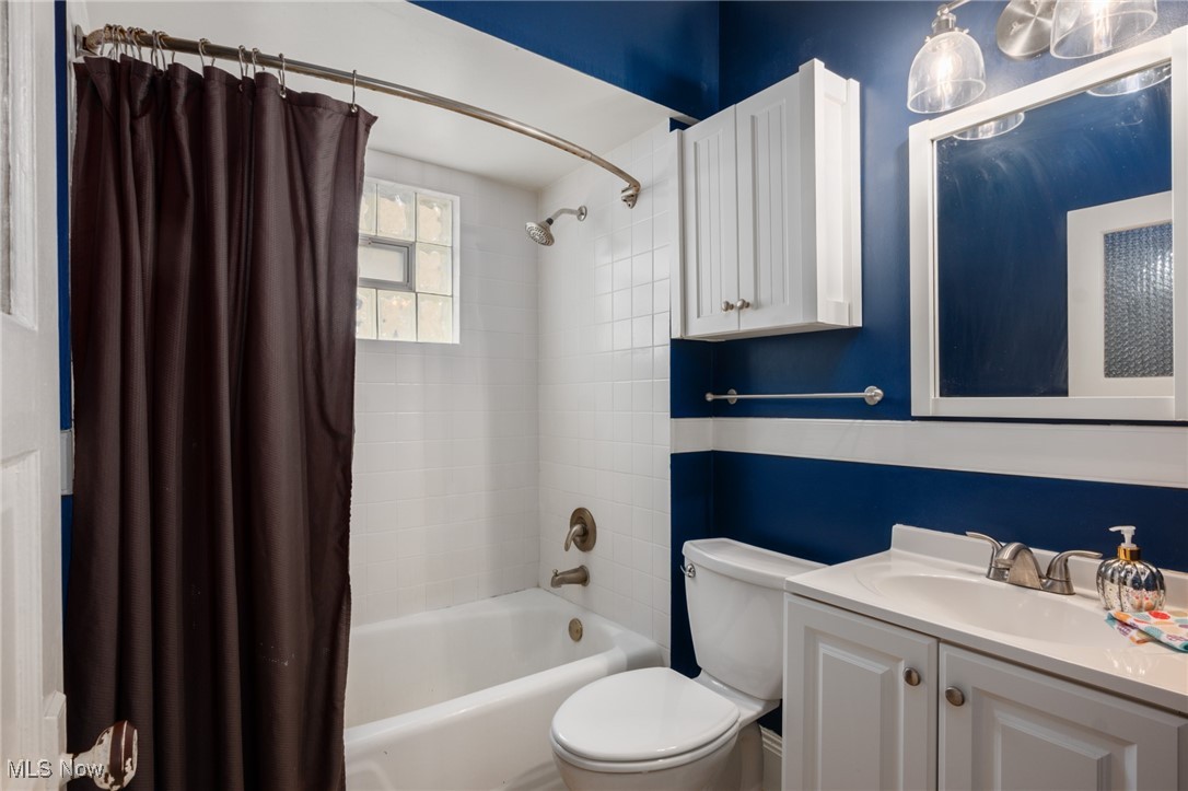 1286 Fry Avenue Lakewood OH 44107