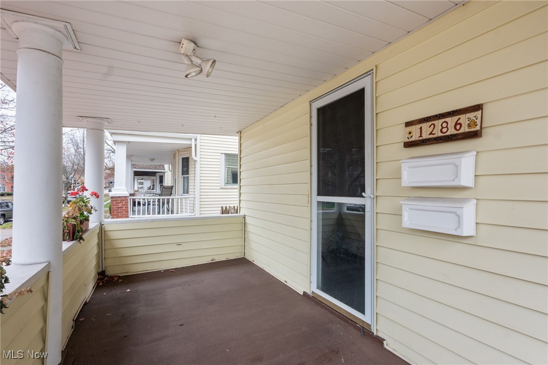 1286 Fry Avenue Lakewood OH 44107