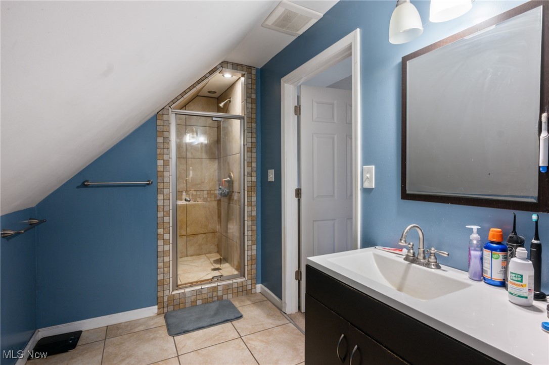 1286 Fry Avenue Lakewood OH 44107