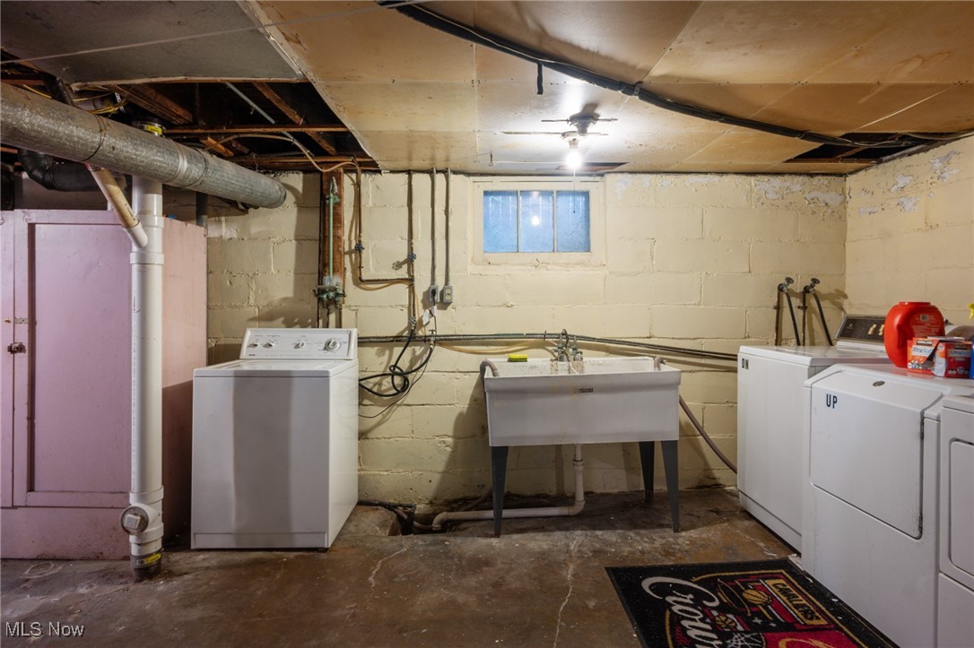 1286 Fry Avenue Lakewood OH 44107