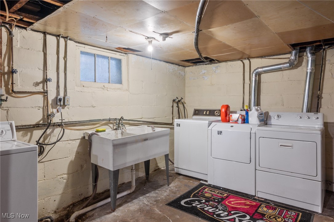 1286 Fry Avenue Lakewood OH 44107