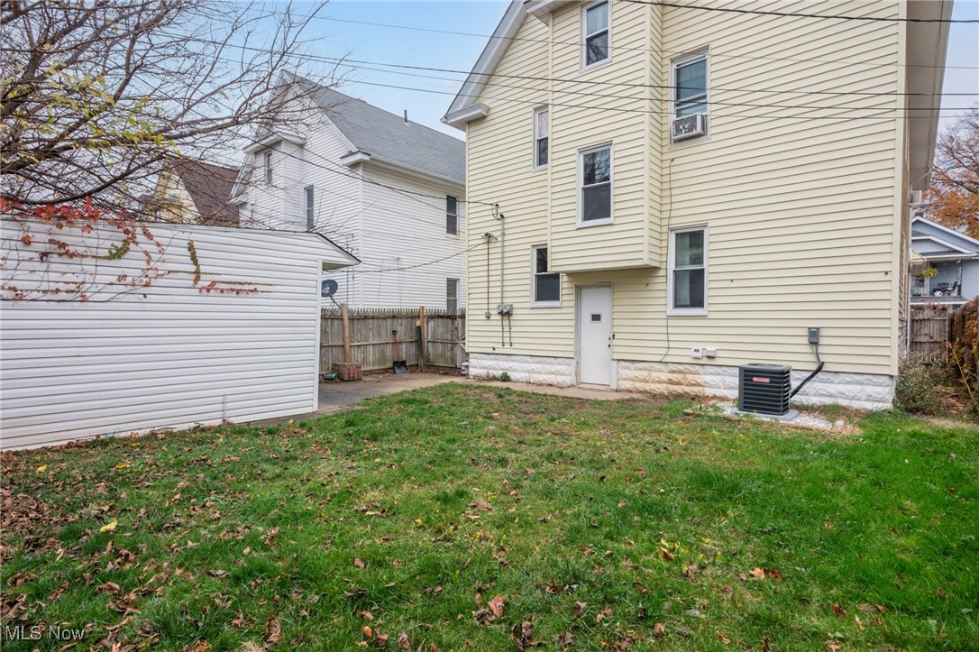 1286 Fry Avenue Lakewood OH 44107