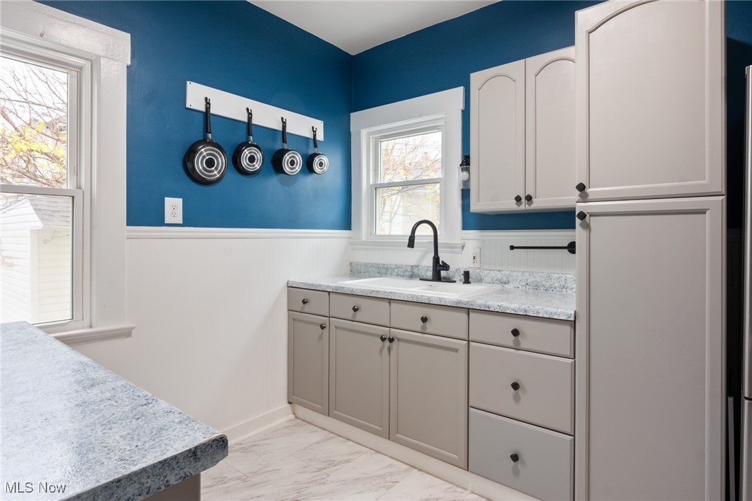 1286 Fry Avenue Lakewood OH 44107