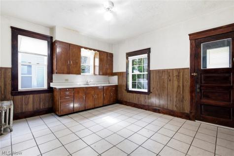 3407 Daisy Avenue Cleveland OH 44109