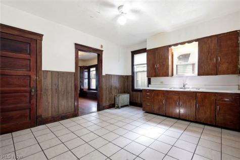 3407 Daisy Avenue Cleveland OH 44109