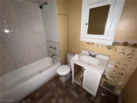 12305 Rexford Avenue Cleveland OH 44105