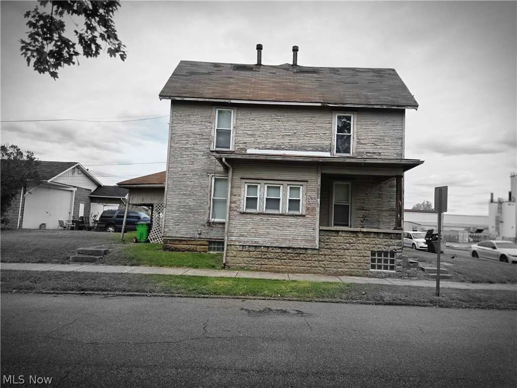 369/371 5th Coshocton OH 43812