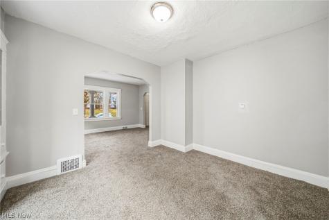 9512 Parkview Avenue Cleveland OH 44104