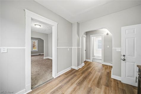 9512 Parkview Avenue Cleveland OH 44104