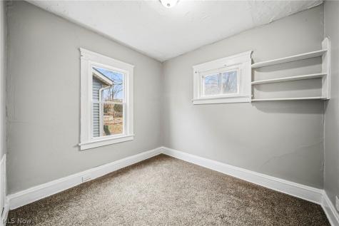 9512 Parkview Avenue Cleveland OH 44104