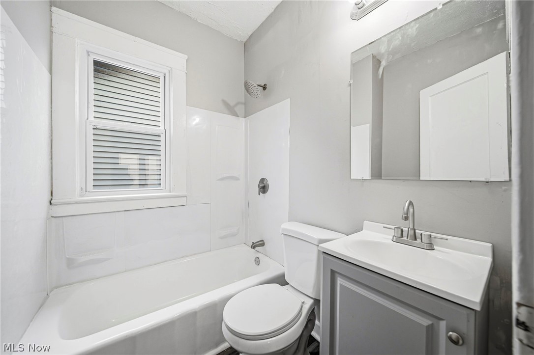 9512 Parkview Avenue Cleveland OH 44104