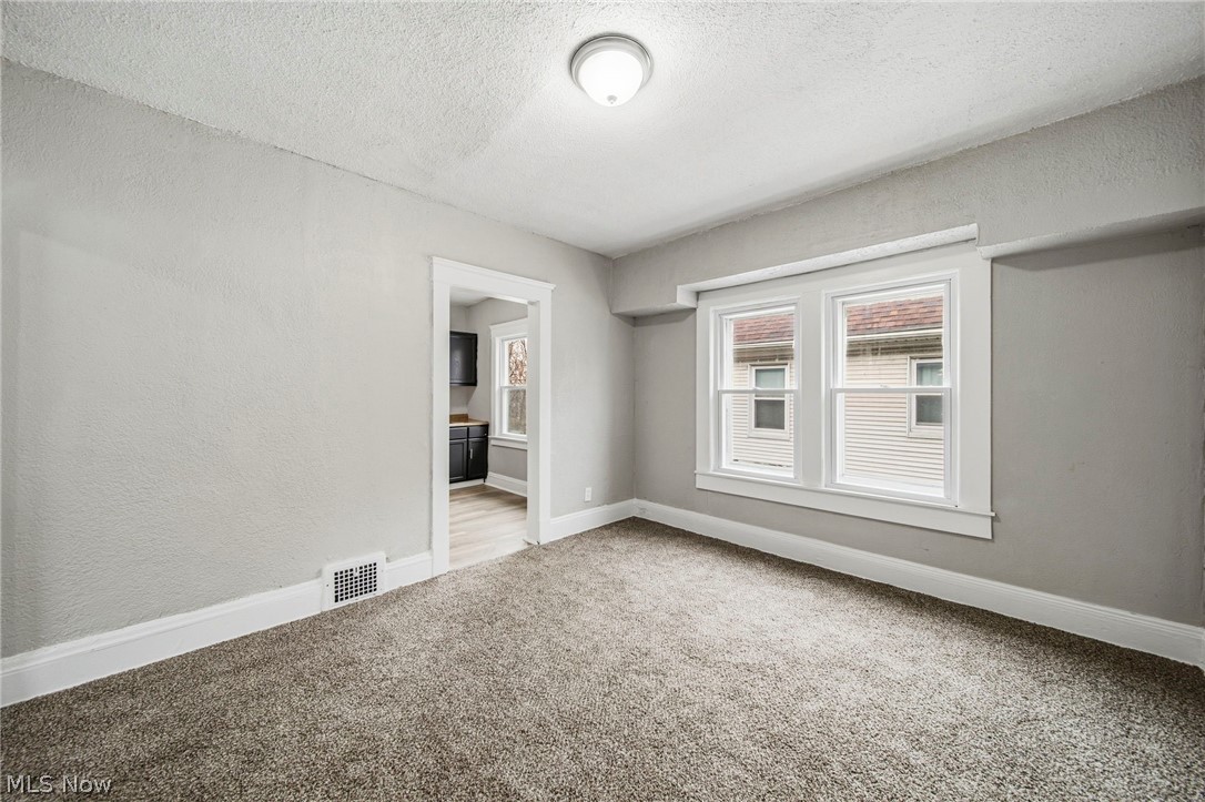 9512 Parkview Avenue Cleveland OH 44104