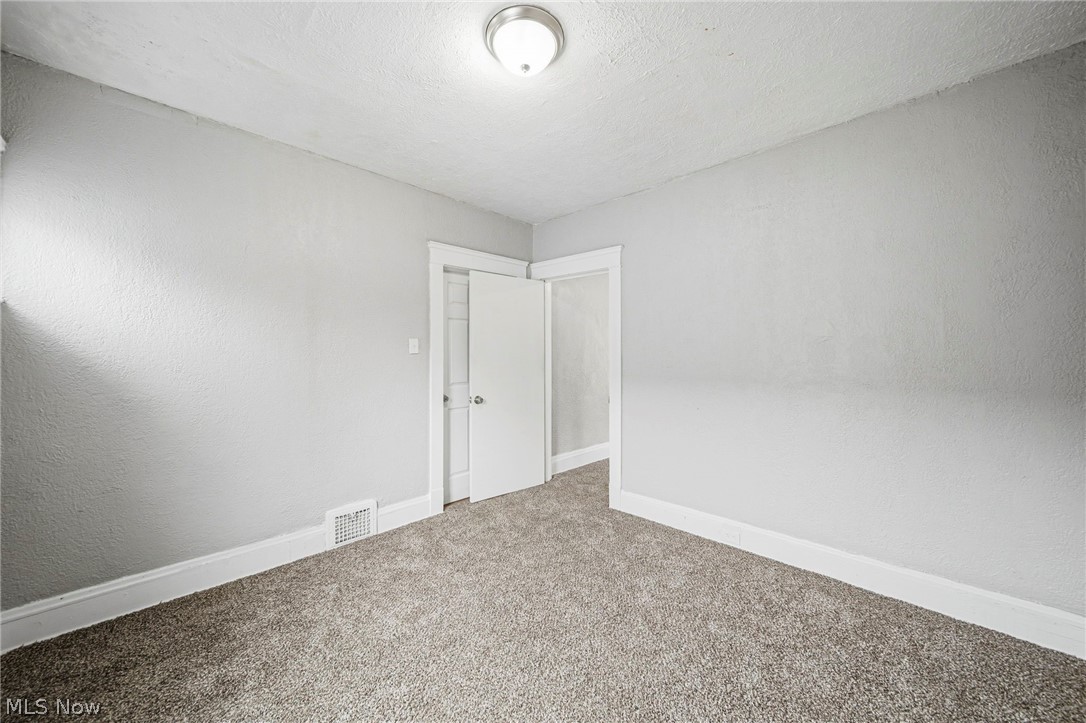 9512 Parkview Avenue Cleveland OH 44104