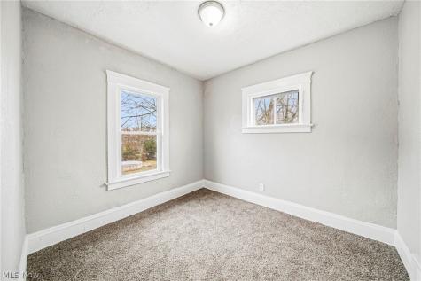 9512 Parkview Avenue Cleveland OH 44104