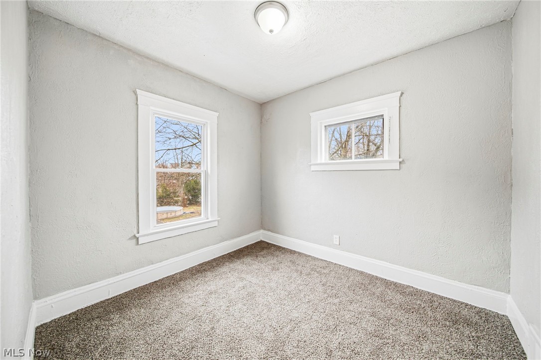9512 Parkview Avenue Cleveland OH 44104