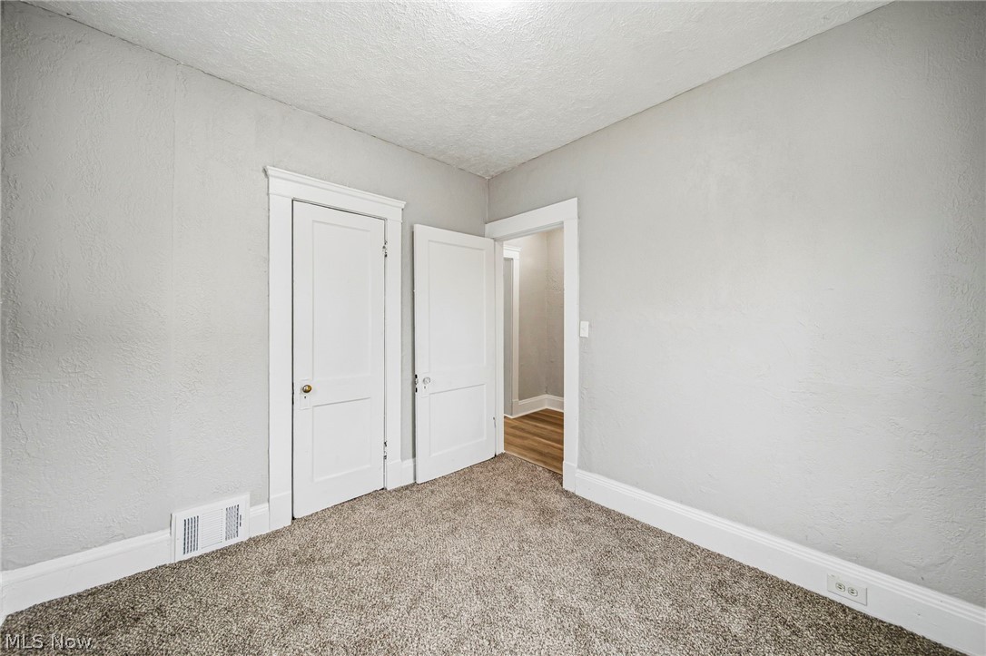9512 Parkview Avenue Cleveland OH 44104