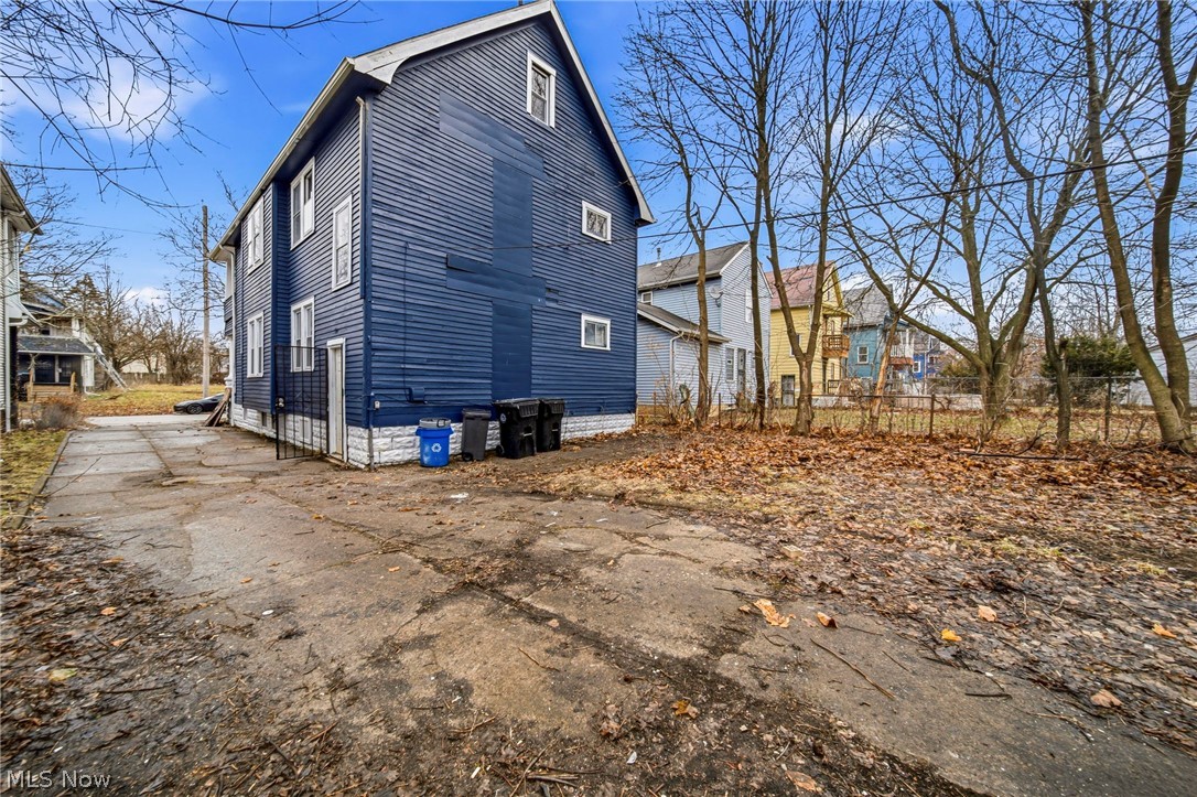 9512 Parkview Avenue Cleveland OH 44104
