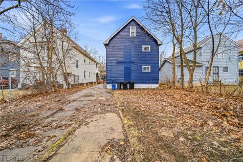 9512 Parkview Avenue Cleveland OH 44104