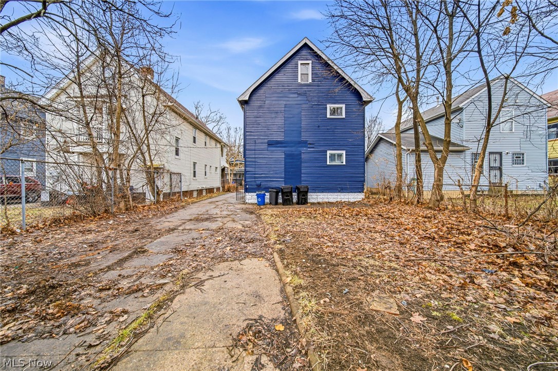 9512 Parkview Avenue Cleveland OH 44104