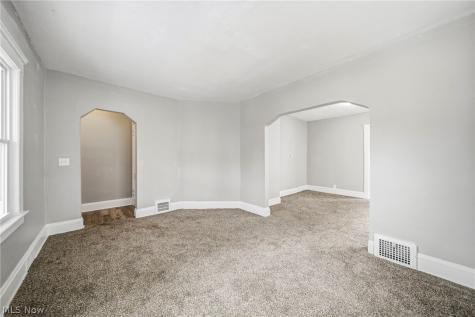 9512 Parkview Avenue Cleveland OH 44104