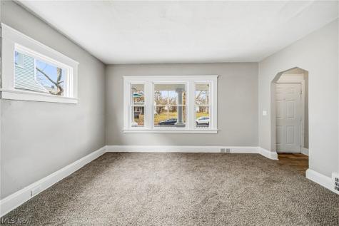 9512 Parkview Avenue Cleveland OH 44104