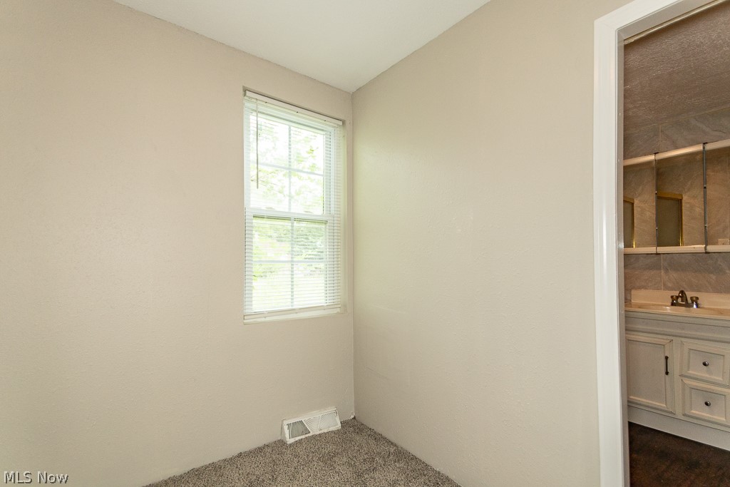 3295 W 46th Street Cleveland OH 44102