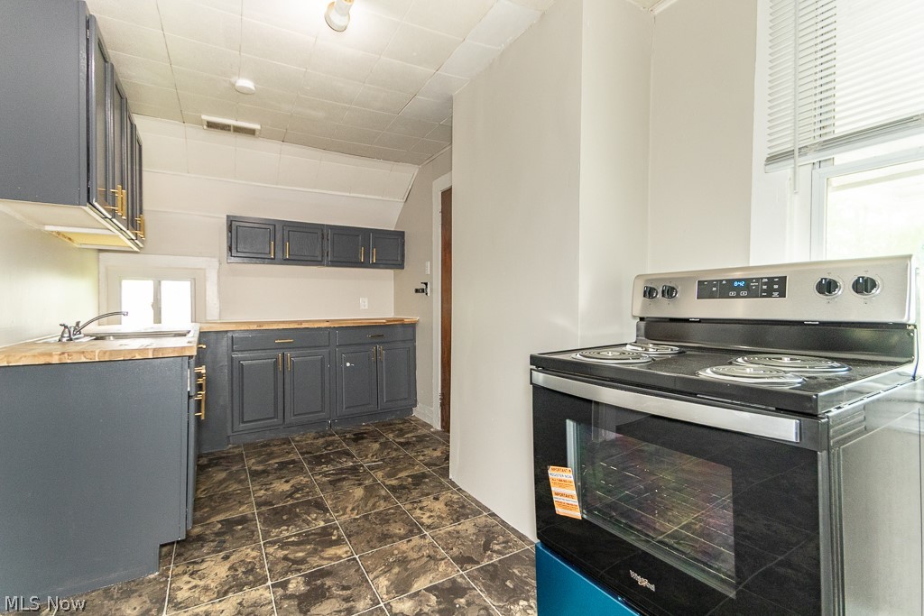 3295 W 46th Street Cleveland OH 44102