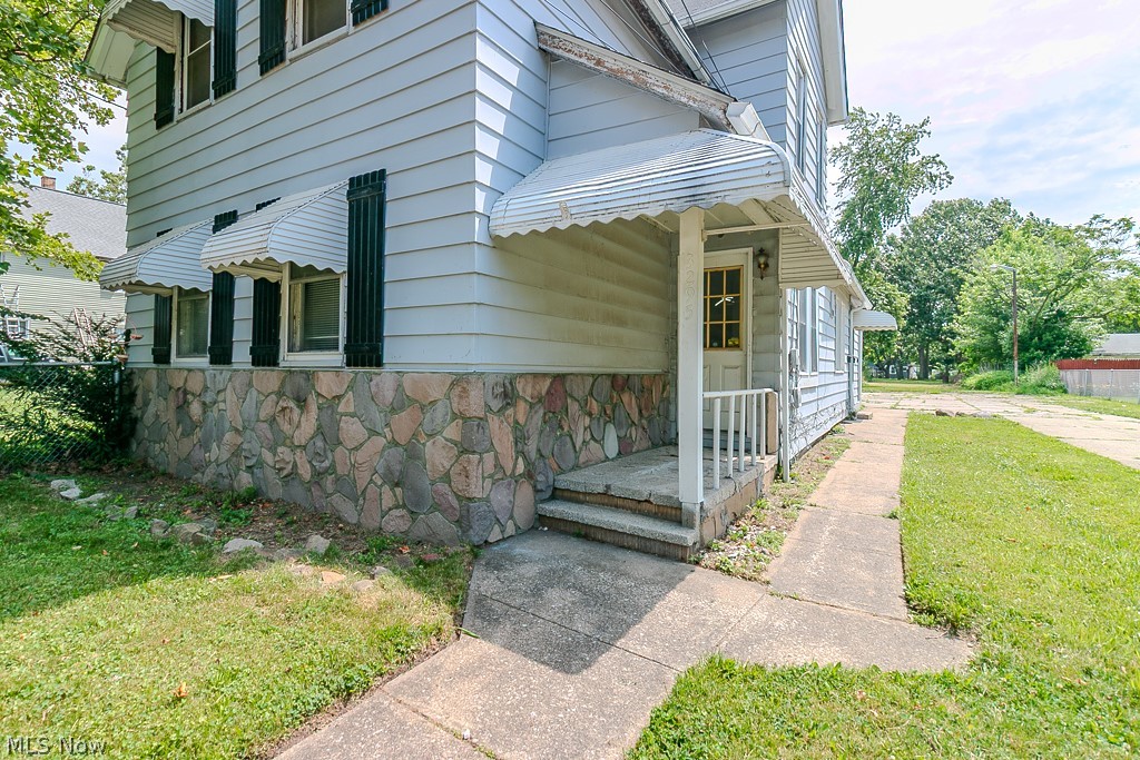 3295 W 46th Street Cleveland OH 44102