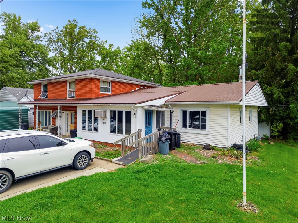 221 Tower Street SW Beach City OH 44608