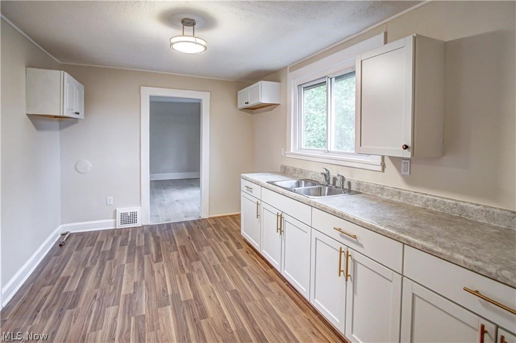 7619 Lawn Avenue Cleveland OH 44102