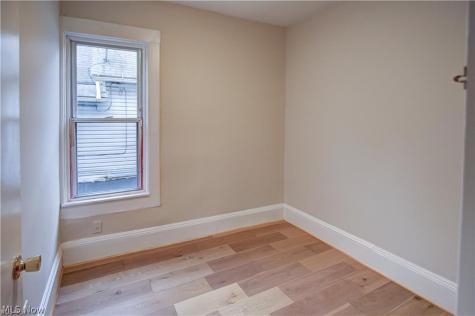 7619 Lawn Avenue Cleveland OH 44102