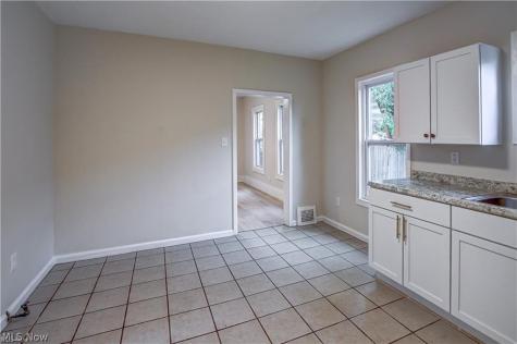 7619 Lawn Avenue Cleveland OH 44102