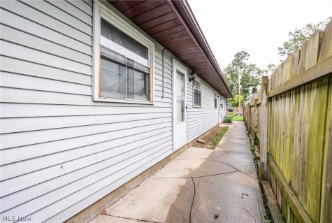 1409 Rowland Avenue NE Canton OH 44705