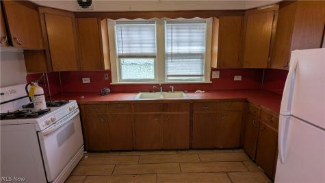 1411 Yale NW Canton OH 44703