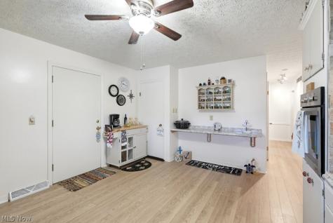 1177 W Portage Trail Extension Cuyahoga Falls OH 44223