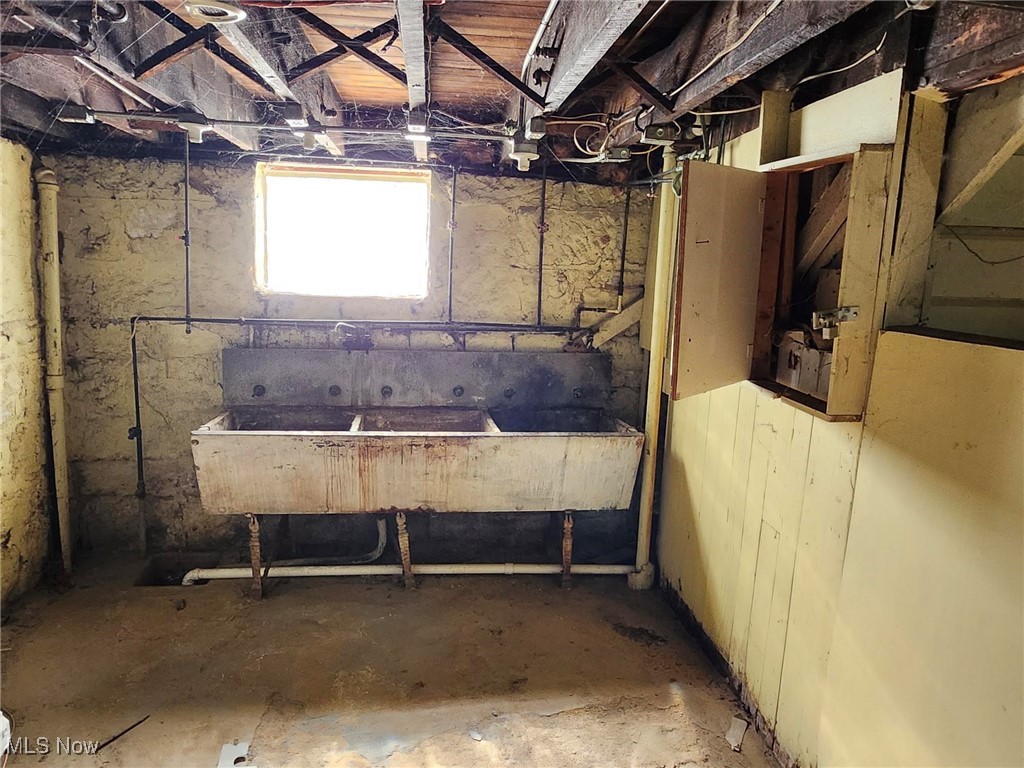 1355 Addison Road Cleveland OH 44103