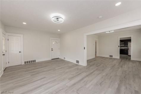 11711 Buckingham Avenue Cleveland OH 44120