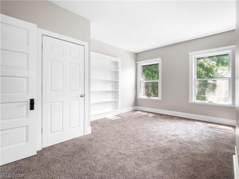 6110 W Clinton Avenue Cleveland OH 44102