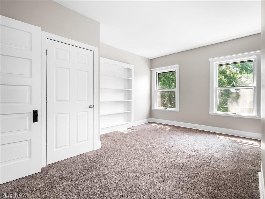 6110 W Clinton Avenue Cleveland OH 44102