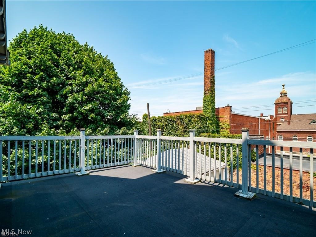 6110 W Clinton Avenue Cleveland OH 44102