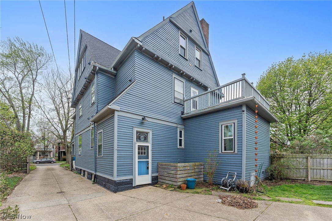 6110 W Clinton Avenue Cleveland OH 44102