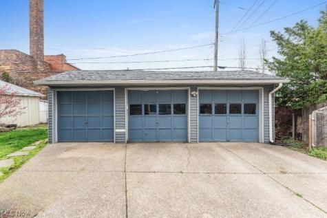 6110 W Clinton Avenue Cleveland OH 44102