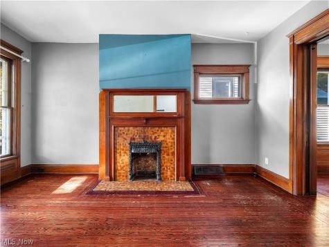 6110 W Clinton Avenue Cleveland OH 44102