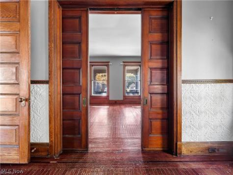 6110 W Clinton Avenue Cleveland OH 44102