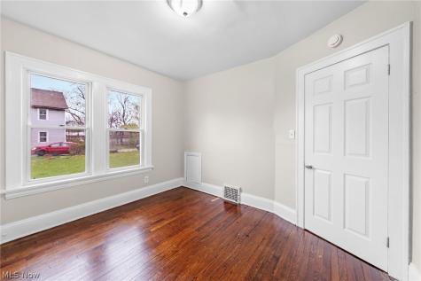 1719 Wayside Road Cleveland OH 44112