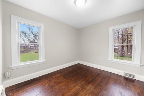 1719 Wayside Road Cleveland OH 44112