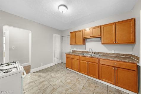 1719 Wayside Road Cleveland OH 44112