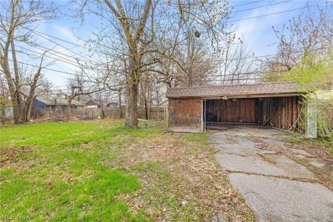 1719 Wayside Road Cleveland OH 44112